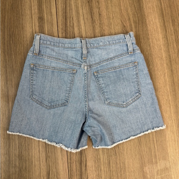 J.Crew Women’s Button Fly Denim Shorts Size 26 Light Wash Raw Hem - Picture 2 of 13
